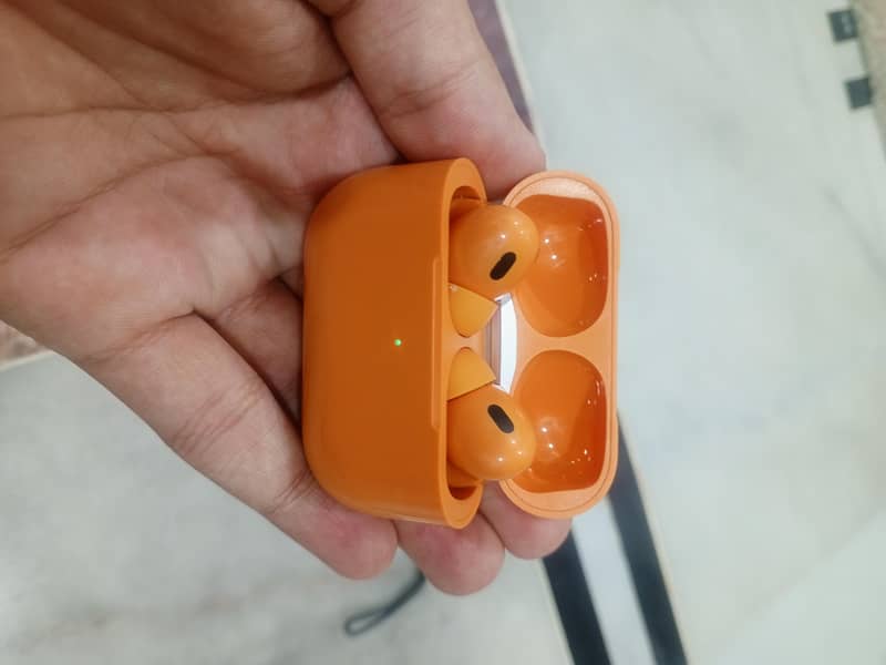 Earbuds 1