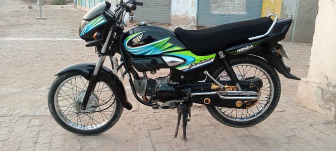 Honda pRider hundred bilkul okay hai majburi ke Bina per sel karna he