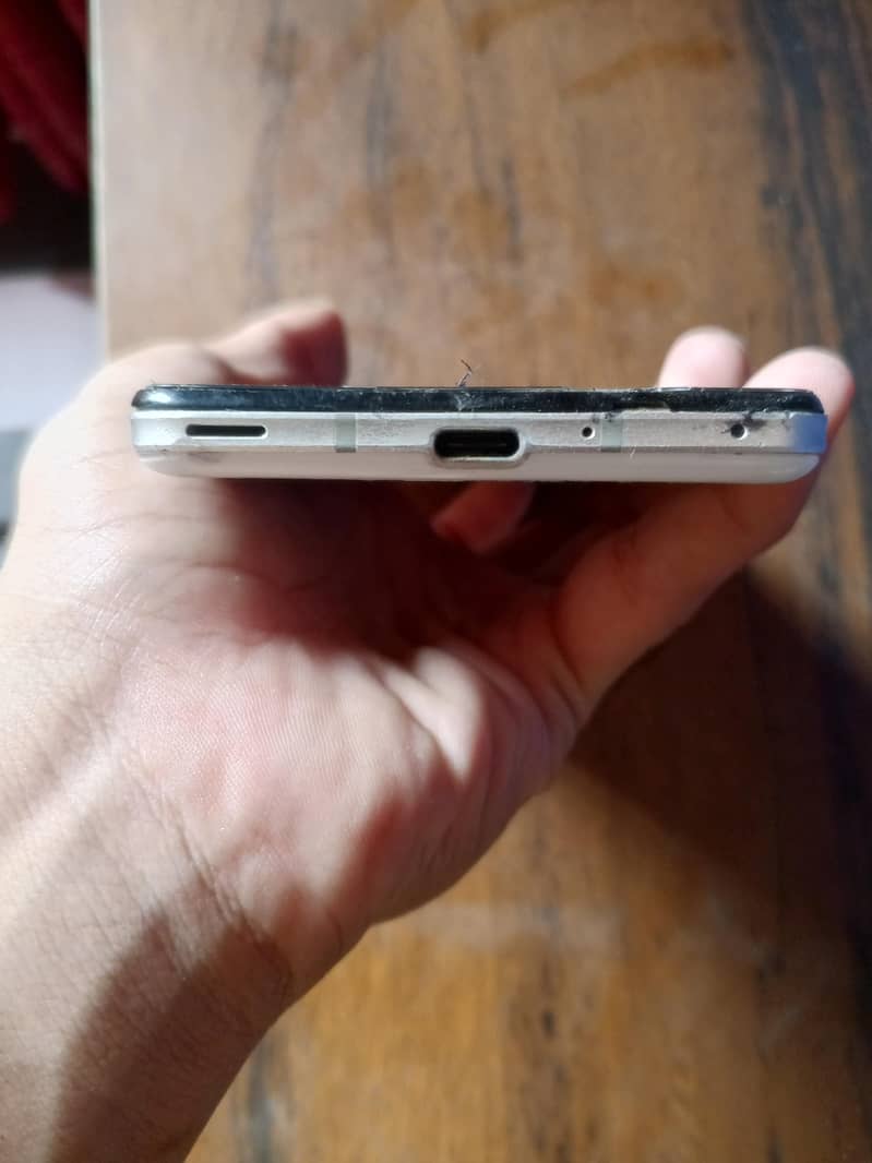 Sharp Aquos R5G 3