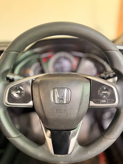 Honda Civic Oriel 1.8 i-VTEC CVT 2018 - UG