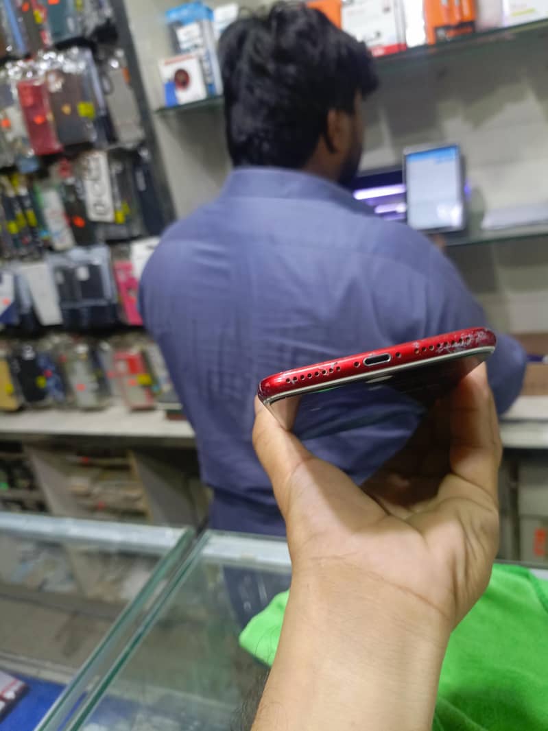 Apple iPhone 8 Plus 3