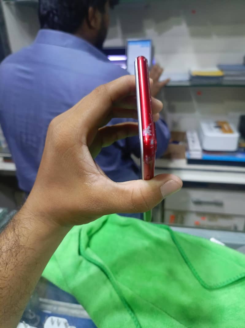 Apple iPhone 8 Plus 4