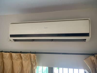 new AC in good condition non inverter