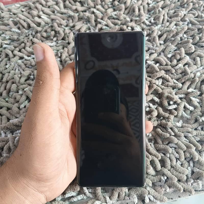 Tecno CAMON 40 Pro 1