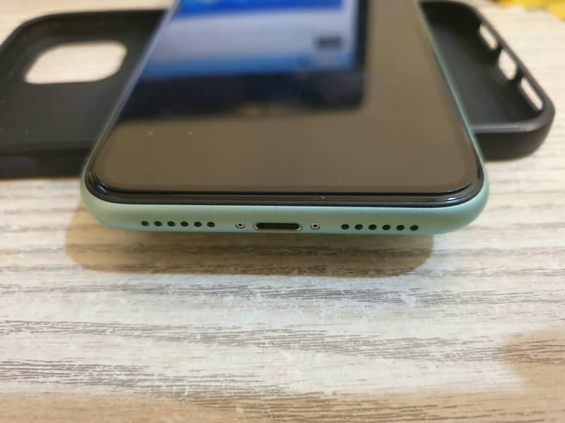 Apple iPhone 11 5