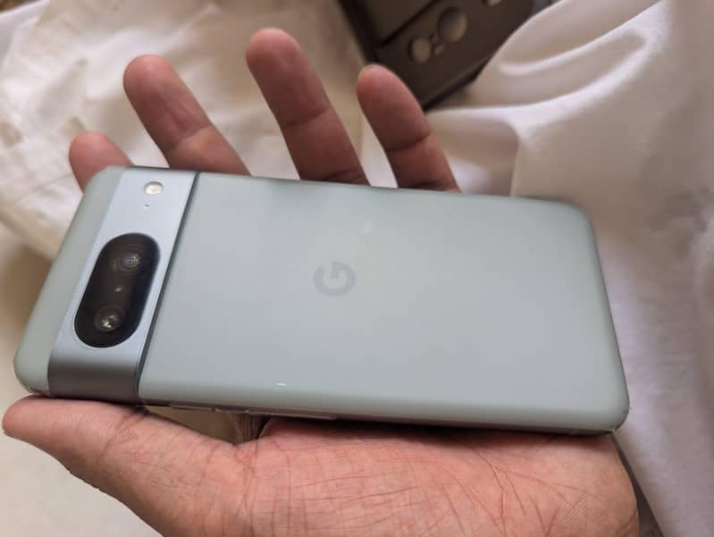 Google Pixel 8 1