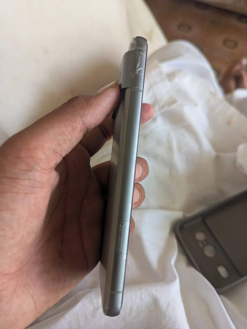Google Pixel 8 2
