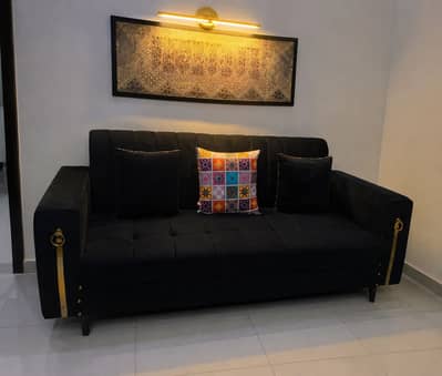 5 Seater 10/10 Condition ( looks like New )