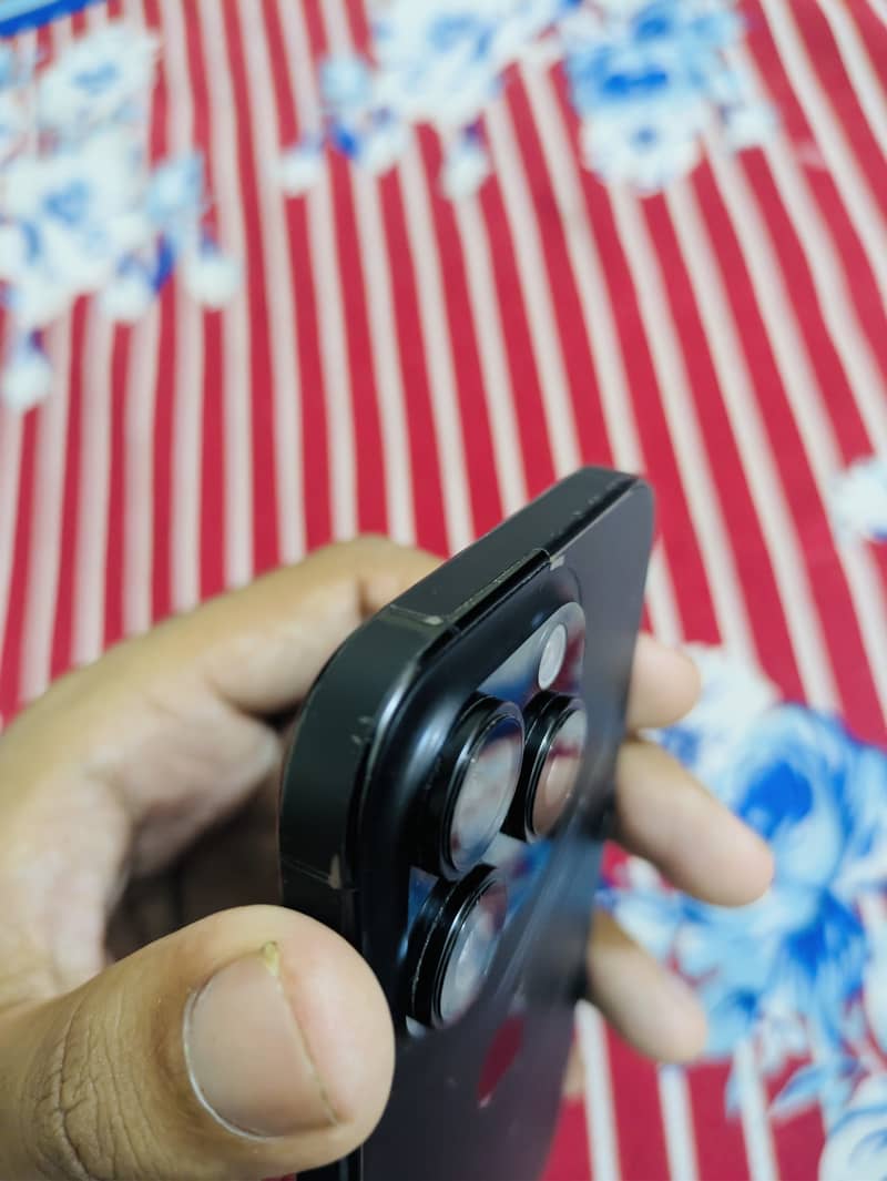 Apple iPhone 16 Pro 10