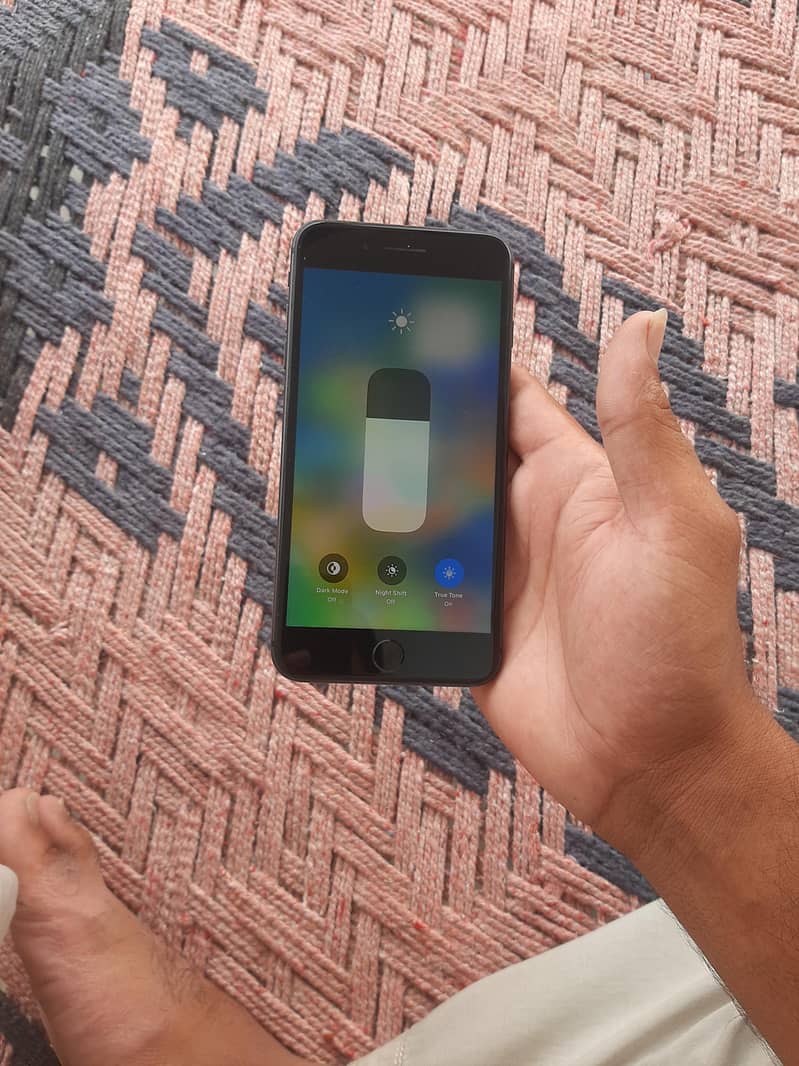 Apple iPhone 8 Plus 2