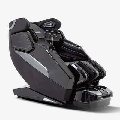 JC Buckman DelightUs 4D Massage Chair in one year warranty