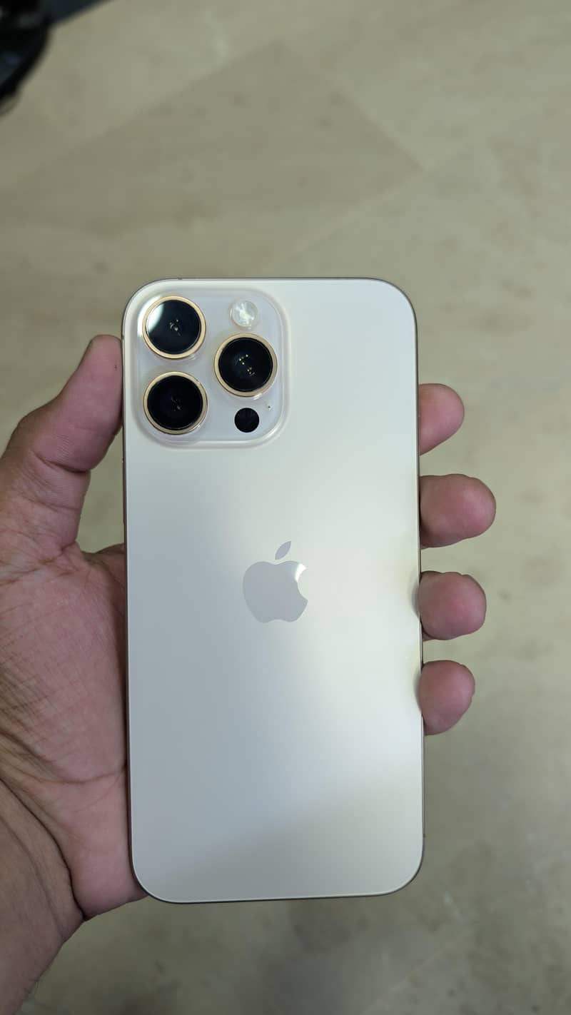Apple iPhone 16 Pro Max 0