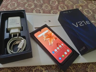 Vivo V21e with box and all accessories (8+4 Ram Storage 128GB)
