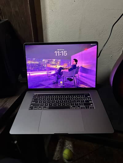 macbook pro 2019 | 16 inches touch bar | 32 gb ram | 1 tb storage