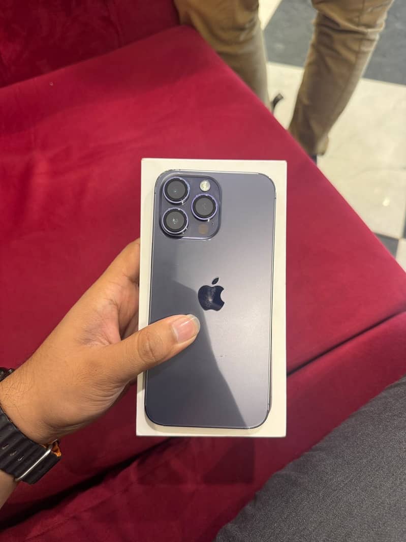 Apple iPhone 14 Pro Max 1