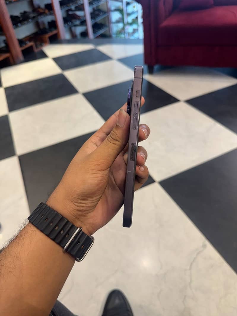Apple iPhone 14 Pro Max 2