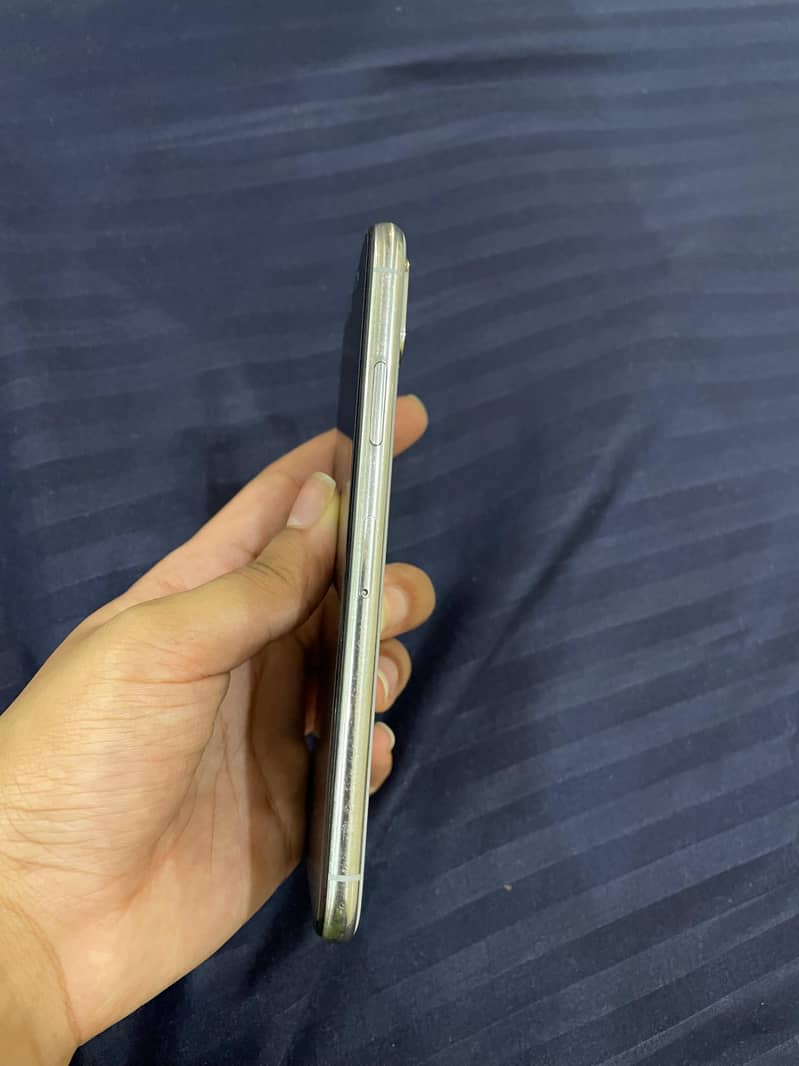 Apple iPhone X 2
