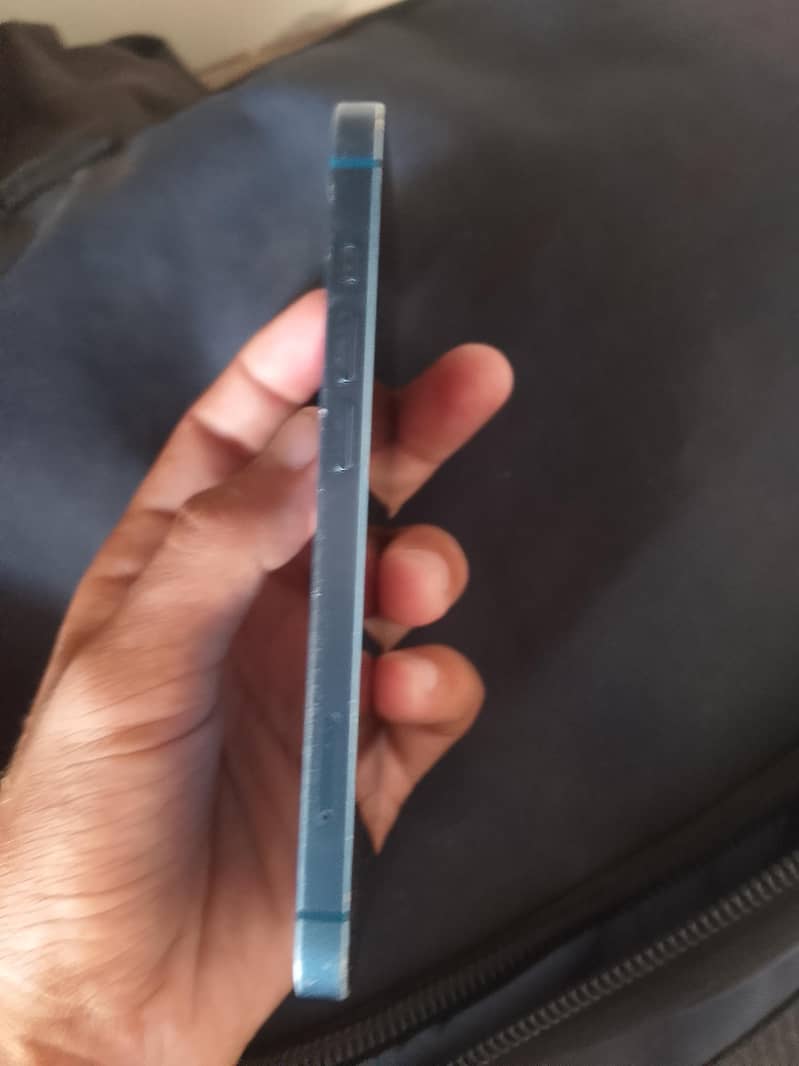 Apple iPhone 13 3