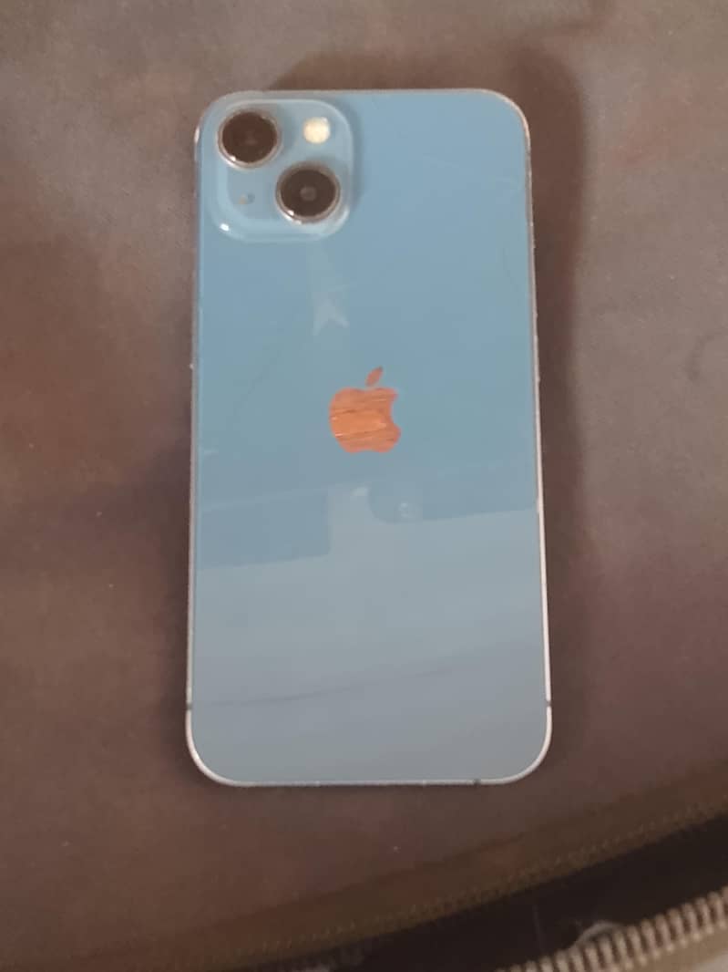 Apple iPhone 13 4