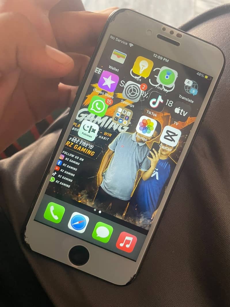Apple iPhone 7 1