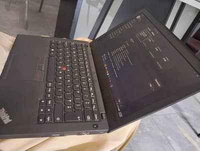 Lenovo Thinkpad core i5 , 6th gen , 8/256