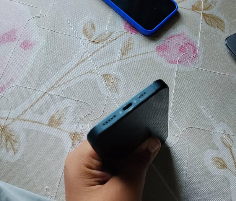 Apple iPhone 14 5