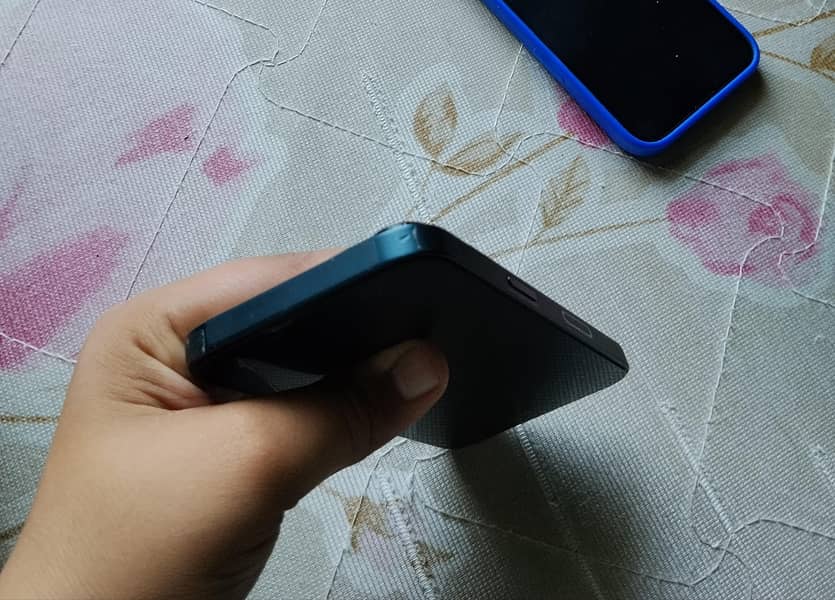Apple iPhone 14 7