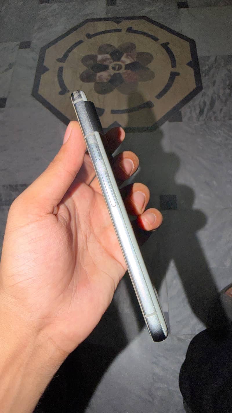 Google Pixel 8 3