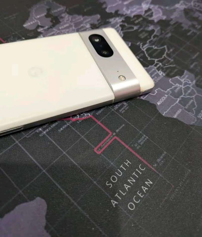 Google Pixel 7 4