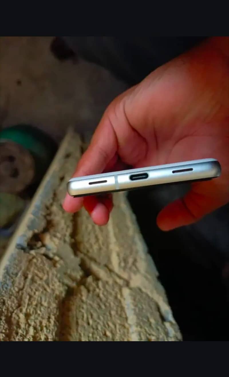 Google Pixel 7a 5