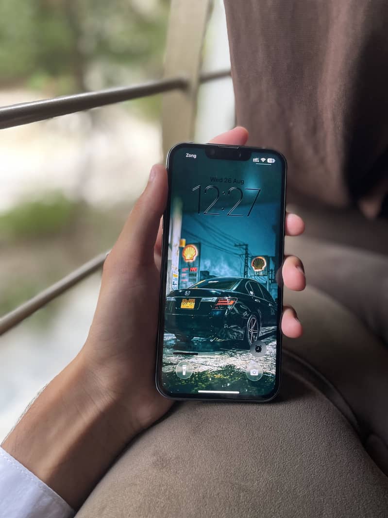 Apple iPhone 13 Pro 2