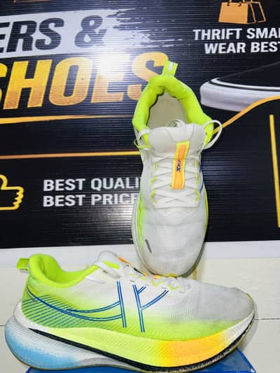 sports shoes