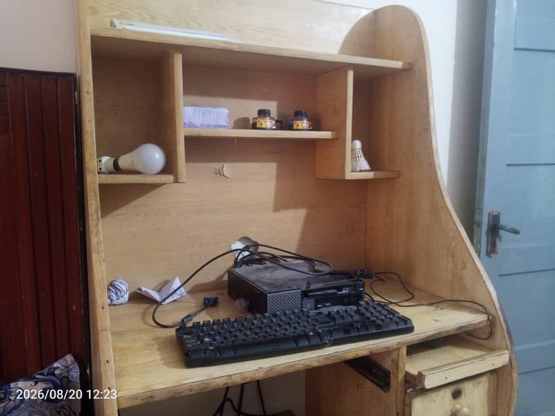 COMPUTER TABLE/TROLEY 1