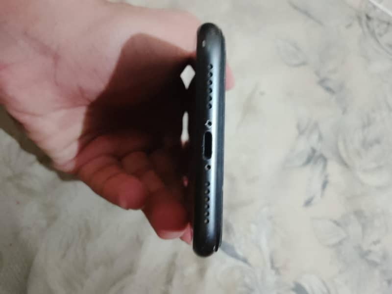 Apple iPhone 11 3
