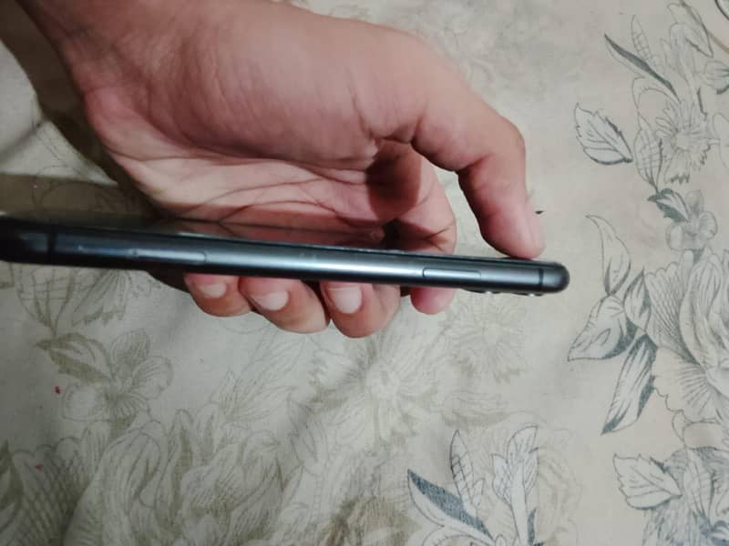 Apple iPhone 11 6