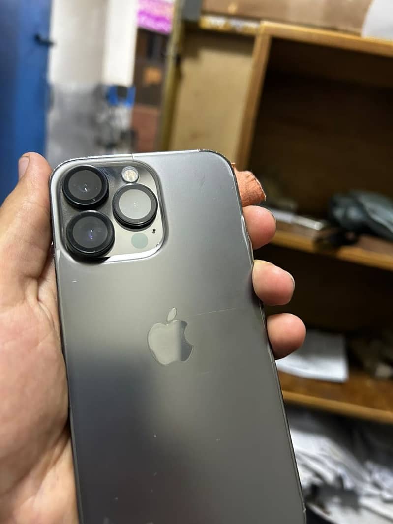 Apple iPhone 13 Pro 1