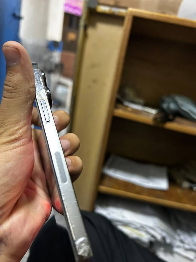 Apple iPhone 13 Pro 4