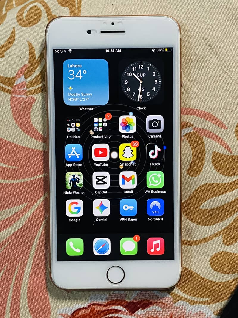 Apple iPhone 8 Plus 1