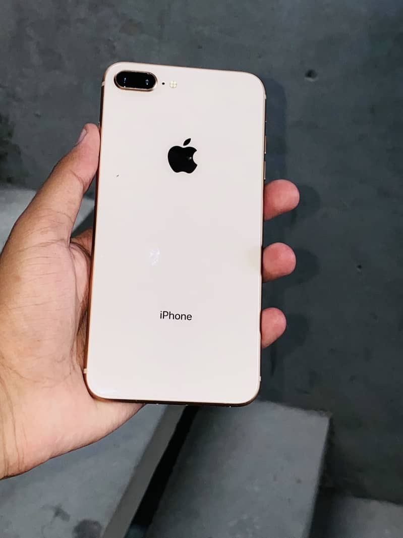 Apple iPhone 8 Plus 2