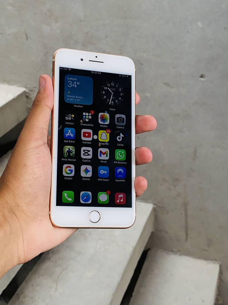 Apple iPhone 8 Plus 4