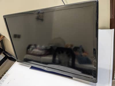 Original LG 24 Inch LED TV - Good for Kitchen/Small Room