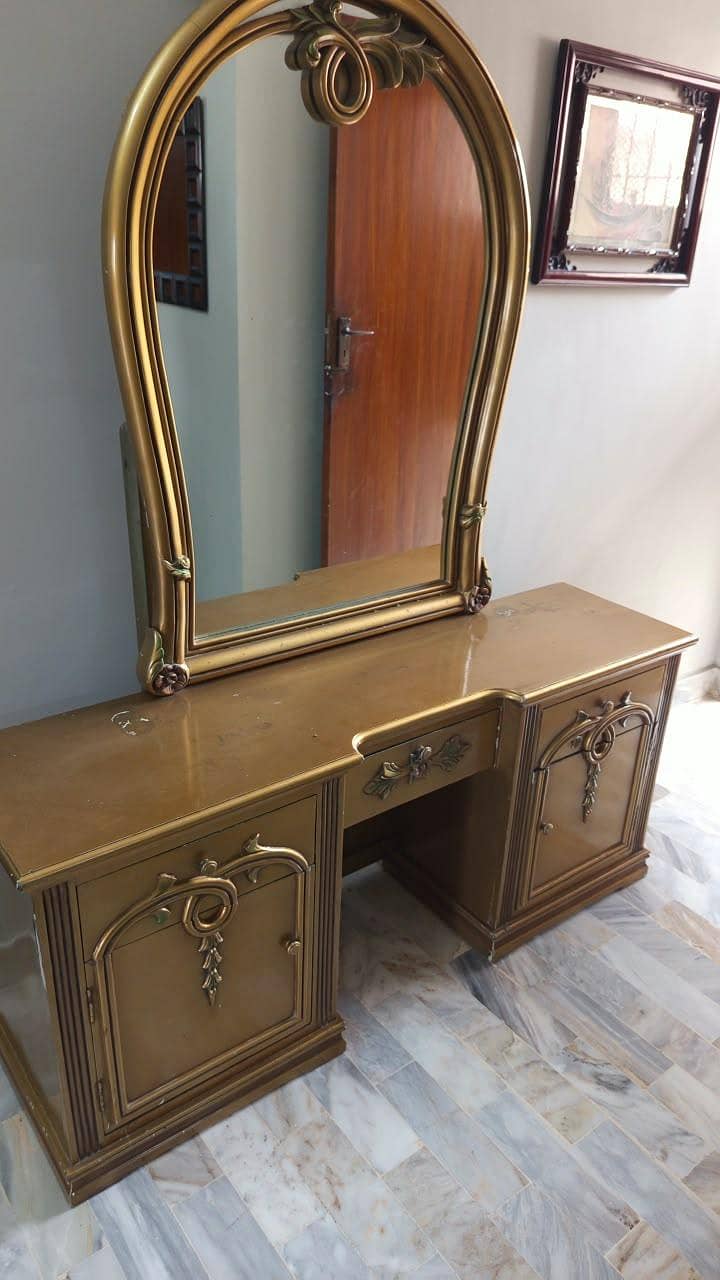 Dressing Table 3