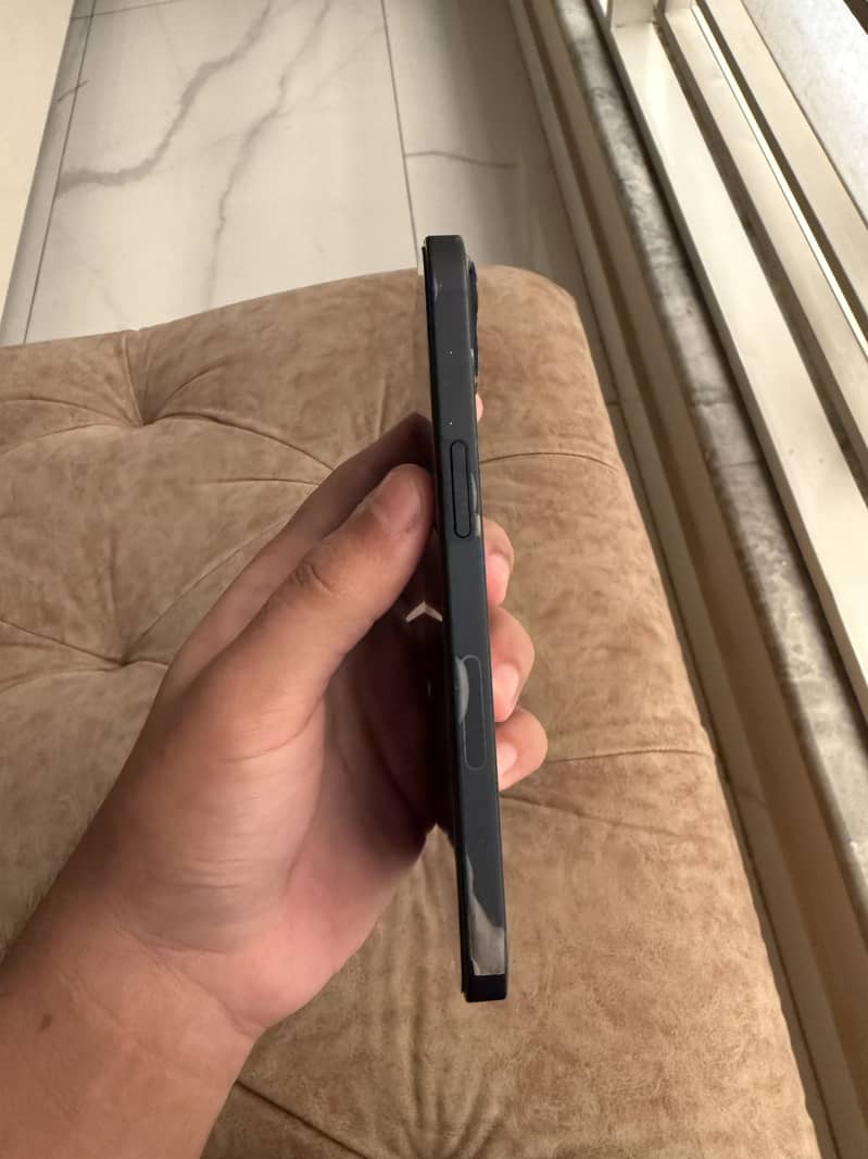 Apple iPhone 13 1