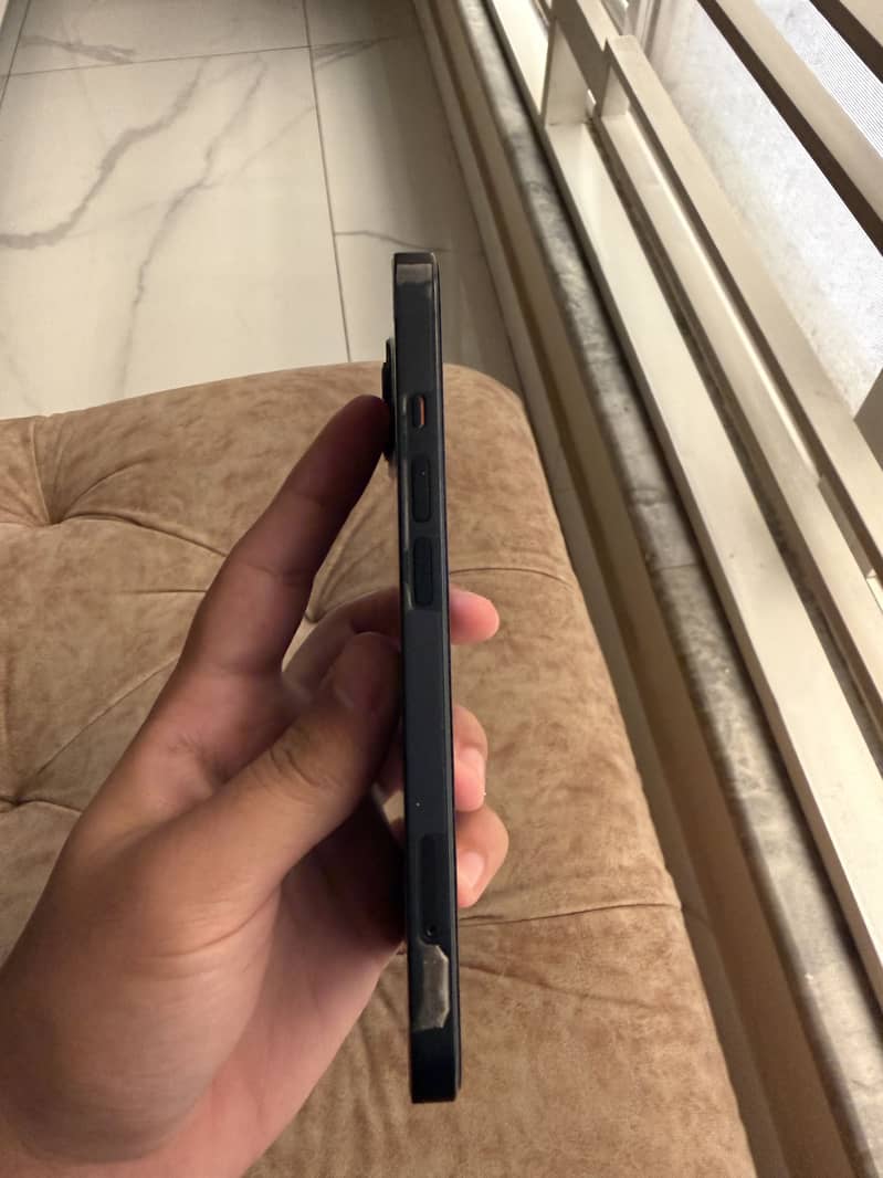 Apple iPhone 13 2