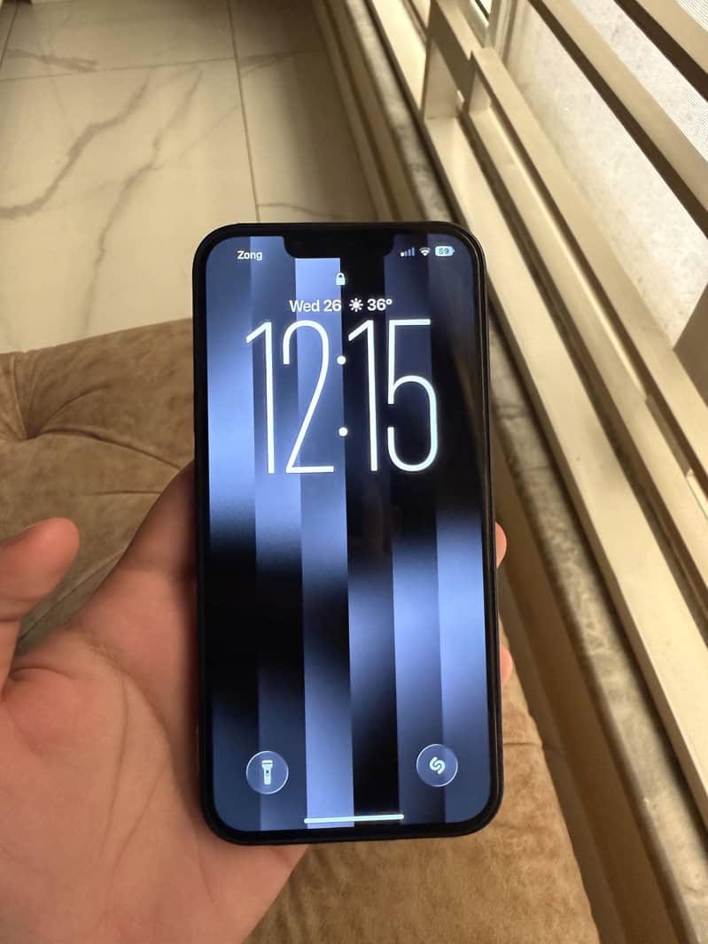 Apple iPhone 13 4
