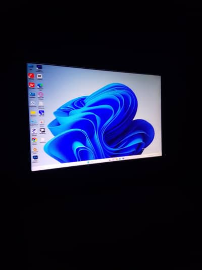 Dell 22" LCD + Core i5 3rd Gen PC | 6GB RAM | 120GB SSD | 2GB Graphics