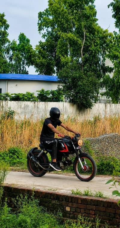 heavy cafe racer