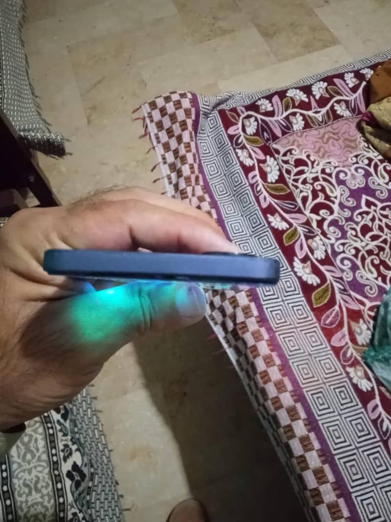 Realme Note 60 4