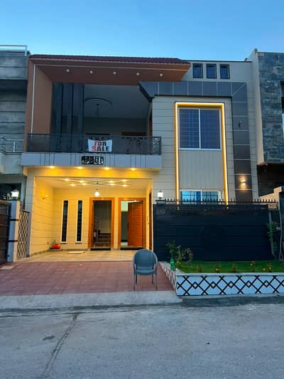 8 MARLA BREND NEW HOUSE FOR SALE IN JINNAH GARDEN