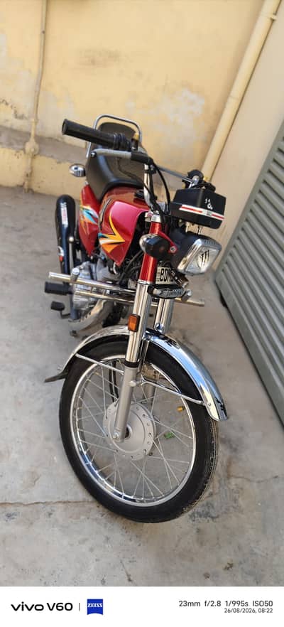 Honda 125 25/26 lush condition new bike